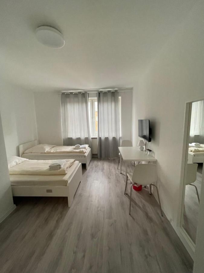 Tyros Hotel Und Gaestehaus Am Weidendamm Hannover Ngoại thất bức ảnh
